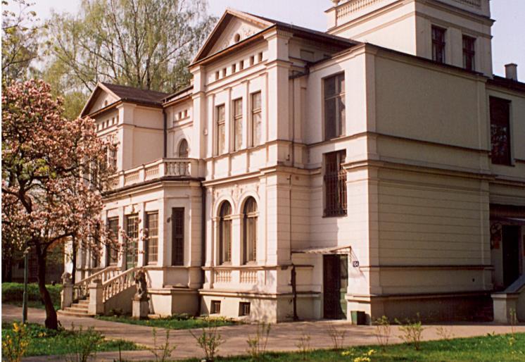 Pałacyk mieści również dziekanat wydziału 1993 r. Międzynarodowa Konferencja Naukowa Advances in Research and Teaching of Process and Environmental Engineering. 1994 r.