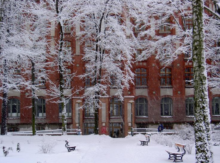 Nadanie doktoratu honoris causa PŁ Sir Gordonowi Beveridge, University of Strathclyde w Glasgow i Queen s University w Belfaście (promotor - prof. C. Strumiłło). 1995 r. Zmarł prof. dr hab. inż.