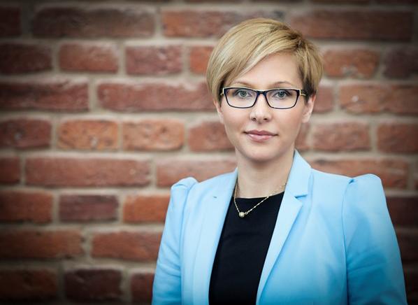 2 NOWY ZARZĄD ŁSSE S.A. STRONA 2 Nowy Zarząd ŁSSE S.A. 6 kwietnia, podczas Nadzwyczajnego Walnego Zgromadzenia Łódzkiej Specjalnej Strefy Ekonomicznej S.A. powołano nowy Zarząd Spółki w składzie Pan Marek Michalik Prezes Zarządu, Pani Agnieszka Sygitowicz Wiceprezes Zarządu.