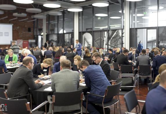 8 NOWY ZARZĄD ŁSSE S.A. STRONA 2 Business Mixer Łódzkiej SSE 13 kwietnia w Fabryce Grohmana Łódzkiej Specjalnej Strefy Ekonomicznej S.A. odbyła się czwarta edycja Business Mixera Łódzkiej SSE.