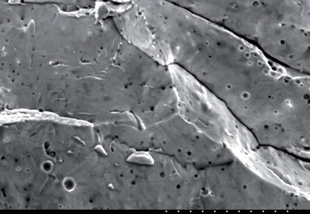 20 µm c) Rys. 13.