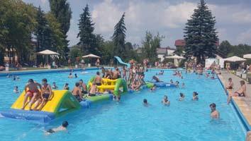 gołe mury nowej szkoły w Libiążu Małym już stały, a mieszkańcy dzielnicy, przyszli uczniowie i nauczyciele mieli okazję obejrzeć przygotowaną z wielką pompą uroczystość wmurowania aktu erekcyjnego