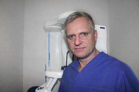 Planmeca ProMax 3D Plus łączy w sobie dwa urządzenia w jednym: rentgen 2D i CBCT. W efekcie, trzeba znacznie mniej miejsca.