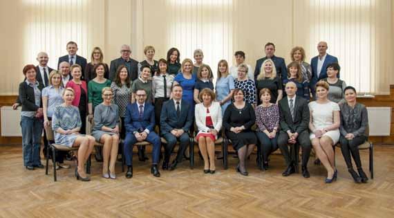 Tomasz Rozenbajgier z języka rosyjskiego, Elżbieta Wasiuk i Grażyna Sadowska na egzaminie praktycznym w zawodzie sprzedawca), a jeszcze inni pełnią funkcję tzw.