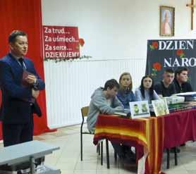 Psychologiczno-Pedagogiczną czy Pasłęckim Uniwersytetem Trzeciego Wieku. Sprzyja to inicjowaniu aktywności młodzieży, o czym świadczy jej otwarte zaangażowanie w imprezy organizowane wspólnie z ww.