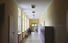 Prace remontowe poza wymianą instalacji elektrycznej obejmował naprawę i malowanie tynków (ścian