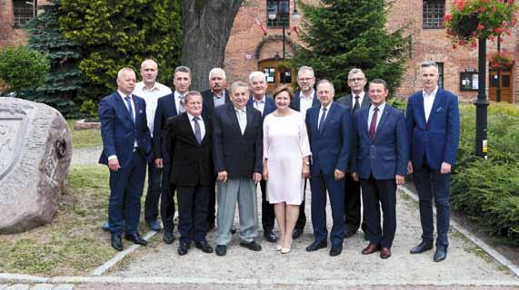 Cieśla Zbigniew, zam. Aniołowo, wykształcenie średnie techniczne. W wyborach kandydował z listy Komitetu Wyborczego Wyborców Czas Na Zmianę.