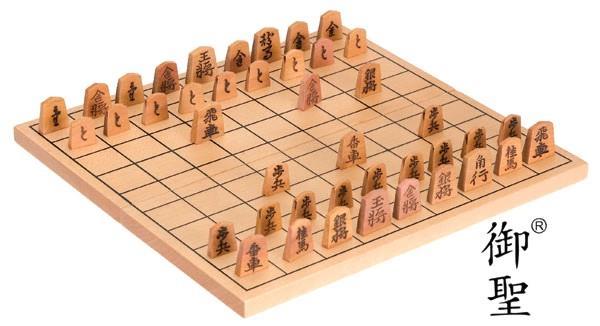 Kolejny sezon turniejowy SHOGI - szachów japońskich Wrocław 24-25.09.2016 Już od września zaczynamy wraz z Shogi kolejny sezon turniejowy.