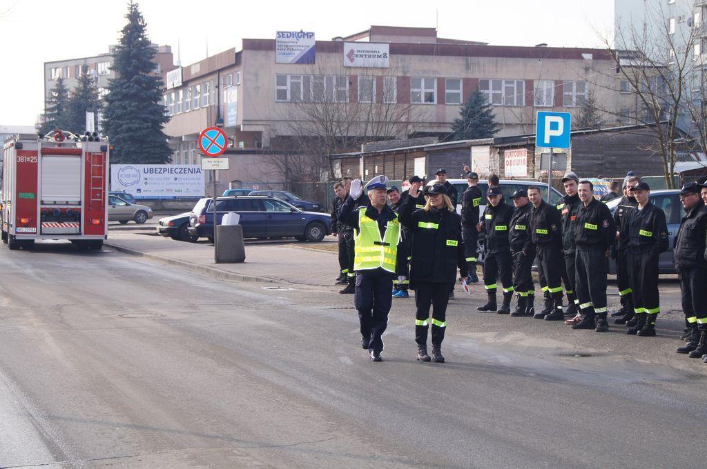KOMUNIKATOR MGP STRONA 3 Policjanci szkolili strażaków z Siedlec i Niemiec Policjanci Wydziału Ruchu Drogowego Komendy Miejskiej Policji w Siedlcach szkolili funkcjonariuszy miejscowej Państwowej