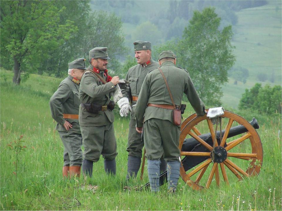 Kulminacyjnym punktem niedzielnego spotkani była inscenizacja historyczna pt. Wzgórze Jabłoniec 1914. Zatrzymać rosyjski walec parowy.