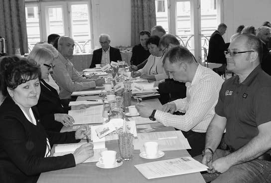 XIV Zebranie Delegatów RSK zgromadziło 42 delegatów. Delegaci z 13 kolejowych zakładów pracy. Przewodniczący Henryk Sikora w dyskusji na sprawozdaniem. Komisja Uchwał i Wniosków.