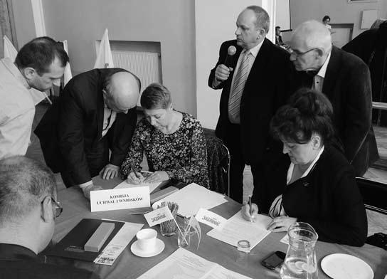 Na wstępie wybrano: przewodniczącego obrad Henryka Siedlarza, protokolantkę Marię Marzec; Komisję Skrutacyjną w składzie: Beata Kmieć, Maria Sobol i Paweł Waśniowski; Komisję Uchwał i Wniosków w