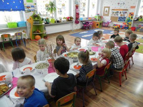 WIGILIA 19 grudnia odbyła się w naszym przedszkolu Wigilia, która w naszej tradycji jest