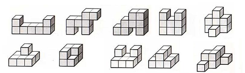 Geometria a meranie práca so skladačkami, napríklad s kockou Soma. Úloha: Z daných dielikov (obrázok hore) postav tieto stavby. Návrhy stavieb 1.2.