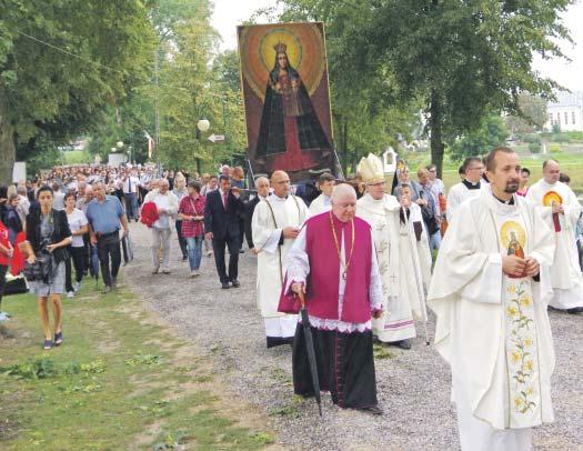 W języku łaciński monstrae znaczy pokazywać Monstrancja pochodzi od tego słowa. To naczynie liturgiczne, które służy nam do tego, abyśmy mogli patrzeć na Jezusa. To naczynie ma ukazywać nam Jezusa.