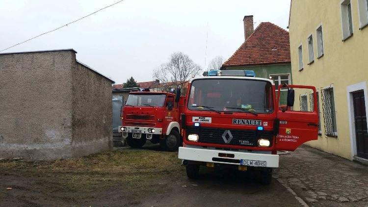 Tuż przed południem w wielkanocną niedzielę 1 kwietnia 2018 roku do dyżurnego Powiatowego Stanowiska Kierowania w Lwówku Śląskim wpłynęło zgłoszenie o pożarze sadzy w kominie.