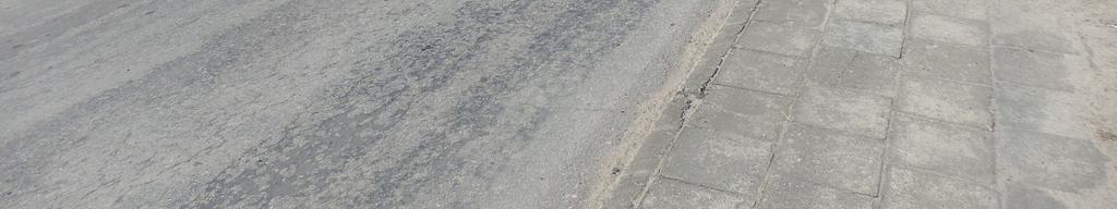 Posadzki: w pokojach na parterze posadzka betonowa wyłożona wykładziną PCV, parkiet w pokojach na piętrze i w hollu, w łazience i kuchni płytki ceramiczne, na ścianach w