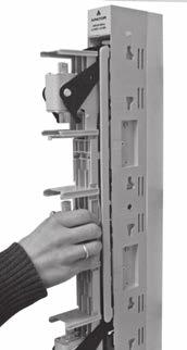 9. PARKOWANIE I ZWOLNIENIE STANU PARKOWANIA APARATU PARKING AND RELEASING THE PARKING OF THE DISCONNECTOR a) Rozłączyć aparat zgodnie z punktem 8 instrukcji, następnie postępować według punktu 1b