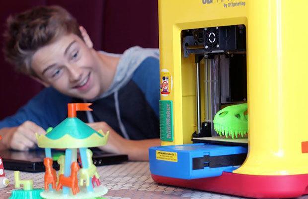 Nowość Projektowanie i drukowanie w technologii 3D Adresat: dzieci od 7 roku życia,
