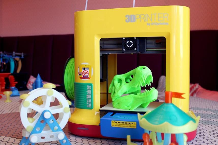 Następnie dzieci tworzą swoje projekty 3D w specjalnym programie.