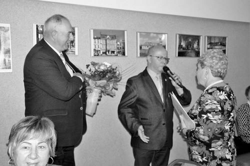 Piasecka i nauczyciele: Maria Lipka i Izabela Orzechowska, Również dyrektorzy poszczególnych placówek wyróżnili swoich współpracowników Nagrodami Dyrektora.