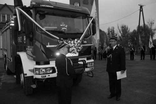 Uroczystości rozpoczęły się od przejazdu przez miasto dużych wozów bojowych i wszystkich trzech pojazdów należących do kowalewskiej jednostki w asyście motocyklistów z kowalewskiego klubu Wolne Orły.
