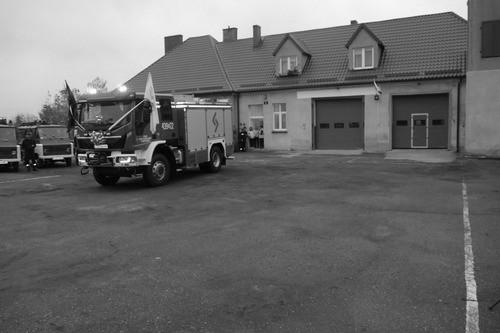 Ważności tego wydarzenia nadał udział wszystkich sztandarów gminn