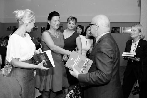 Kulwicki, Katarzyna Lewandowska i Agata Niewczyk. W dniu 30 września br. tęsknota doprowadziła absolwentów pod drzwi swojej Alma Mater.