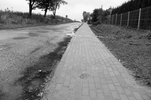 Świetlica zostanie rozbudowana poprzez dobudowę sali od strony południowej wraz z nowym dojściem, tarasem i dodatkowym wejściem od strony wschodniej.