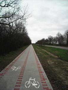 Budowa transgranicznej ścieżki rowerowej Kietz-Kostrzyn nad Odrą Barlinek. Projekt zrealizowano w latach 2010-2011 przy współpracy Powiatu Gorzowskiego i Powiatu Märkisch- -Oderland.