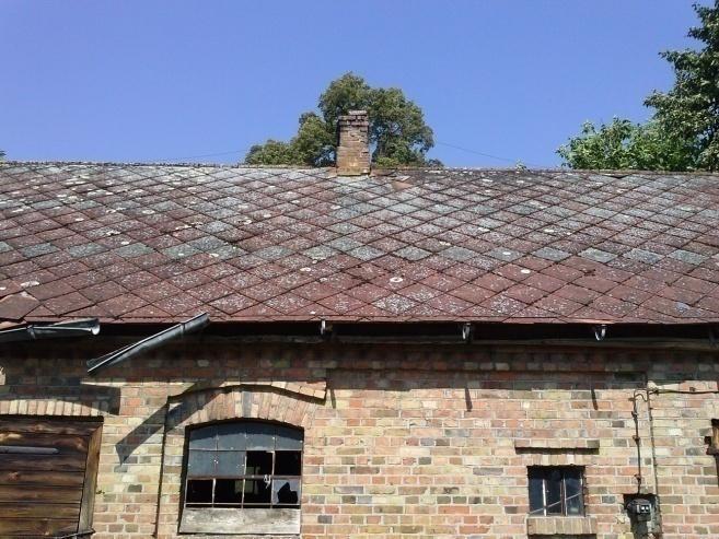 W Polsce azbest wykorzystywany był do produkcji: o wyrobów azbestowo-cementowych pokryd dachowych, rur ciśnieniowych, rur i prostokątnych profili kanałów wentylacyjnych, płyt i kształtek w
