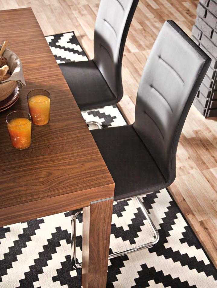 Krzesła / Chairs / Стулья szeroka gama kolorów tapicerek variety of fabrics широкий выбор обивок miękka tapicerka wykończona poziomym przeszyciem
