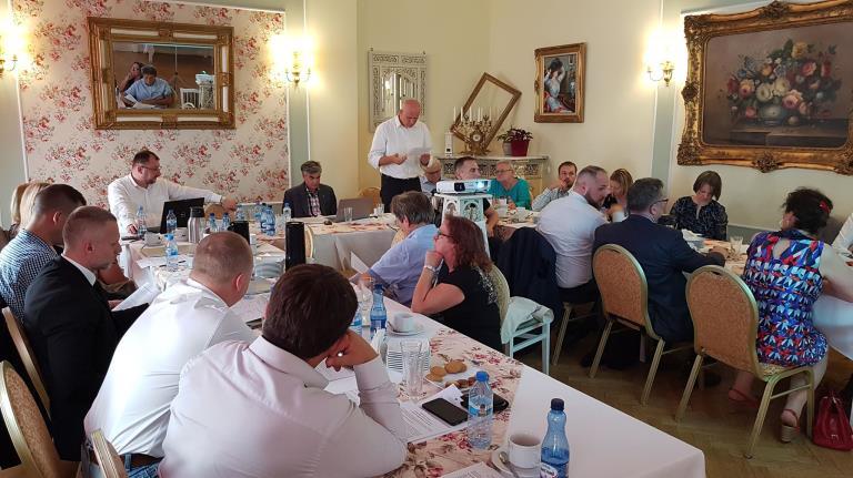Wypełnione formularze zgłoszeniowe należy przesyłać do dnia 31 grudnia 2018 r.: w wersji elektronicznej na adres e-mail: konkurs@osobowoscroku.