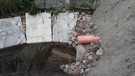 Str. 14 Kapitalny remont przepustu w Lubiankowie Oprócz dużych drogowych zadań inwestycyjnych będących w chwili obecnej w realizacji ( wykonanie nakładek asfaltowych na drogach w Mąkolicach,