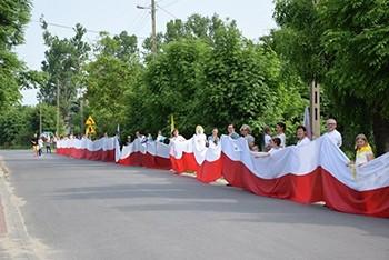 Str. 3 Peregrynacja kopii cudownego obrazu W dniach 29 30 maja społeczność Zespołu Szkół w Popowie Głowieńskim przeżywała bardzo podniosłe chwile związane z peregrynacją kopii obrazu Matki Boskiej