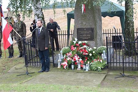 Ułanów Poznańskich, który poległ w tej okolicy na początku II wojny światowej.