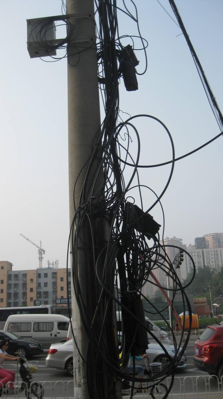 Studia Podyplomowe Instalacje telekomunikacyjne i teletechniczne w budownictwie Media transmisyjne SŁAWOMIR KULA Instytut