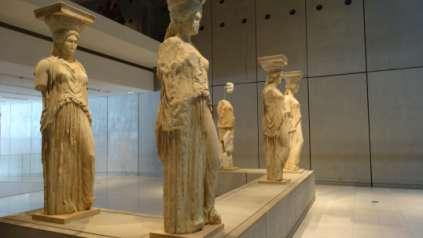 tradycyjnych fundamentach. Ogłoszono nowy konkurs na projekt, który uwzględniłby postawienie muzeum bez ingerowania w odkryte pozostałości archeologiczne.