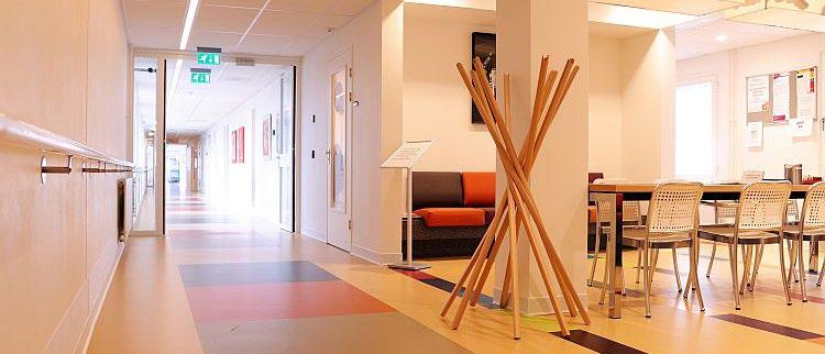 Jest to jeden z najwyższych budynków w mieście o unikalnej i nowoczesnej architekturze,