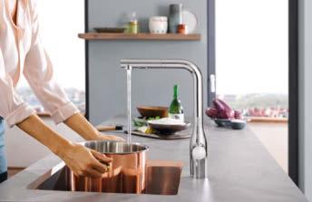 grohe.pl GROHE FOOTCONTROL W kuchni liczy się czas i wygoda, ponieważ zazwyczaj to właśnie w tym miejscu Twoje ręce pracują najwięcej. Dlaczego nie zapewnić im więcej swobody?