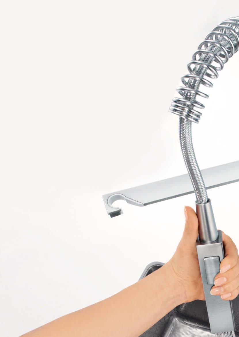 KUCHNIA GROHE OFERTA FUNKCJONALNE NATRYSKI WYJĄTKOWE FUNKCJE NATRYSKÓW Popraw dynamikę swojej codziennej pracy dzięki profesjonalnym, wyciąganym wylewkom GROHE.