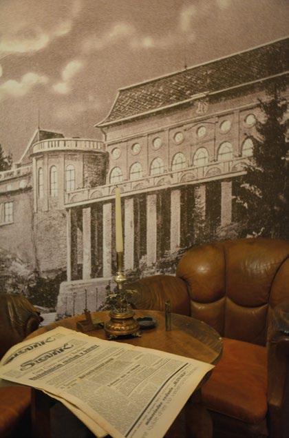 Eduard Laincz Princezné de Bourbon na hrade Ľubovňa 1 Fajčiarsky salónik, v pozadí Biely dom vo Vyšných Ružba choch.