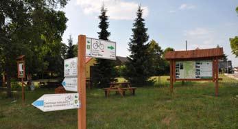 PLENEROWE CENTRUM KULTURALNE W POŁAJEWIE Park w Połajewie ma charakter krajobrazowy i powstawał, jako założenie regularne przynajmniej od połowy XVIII wieku. Rozbudowano go jednak w XIX w.
