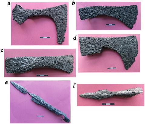 154 S. Rodak Ryc. 5. Militaria odkryte podczas monitoringu archeologicznego nad pracami saperskimi na terenie Nadleśnictwa Przemków w latach 2012 2013 Wierzbowa, gm. Gromadka, pow. bolesławiecki (fot.