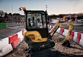 Umożliwia operatorowi wykonywanie wszystkich ruchów z wysoką wydajnością, niezależnie od szybkości przepływu lub obciążenia hydrauliki.