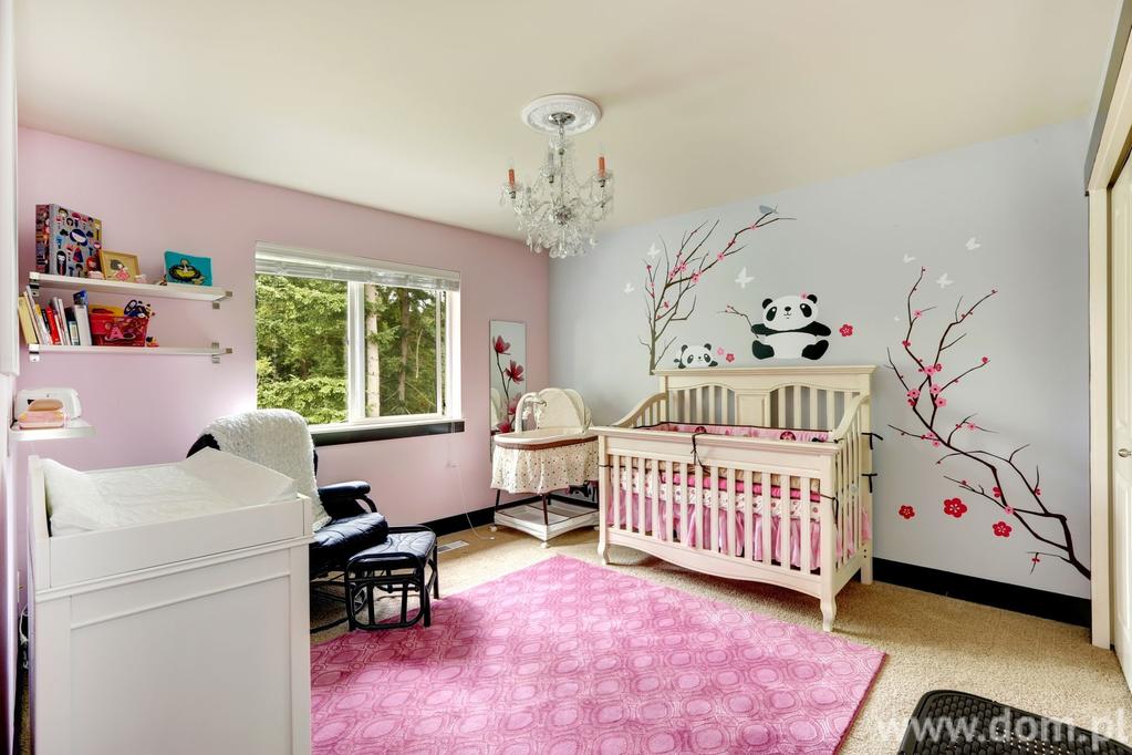 Pokój niemowlęcia: jak dobrać kolory do pokoju niemowlaka? Zdolność rozpoznawania kolorów rozwija się u człowieka już w wieku czterech miesięcy.
