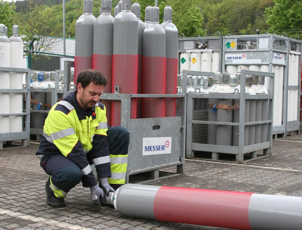 Szanowny Kliencie! Spółka Messer posiada w swej ofercie szeroki asortyment gazów technicznych, spożywczych, medycznych i specjalnych.