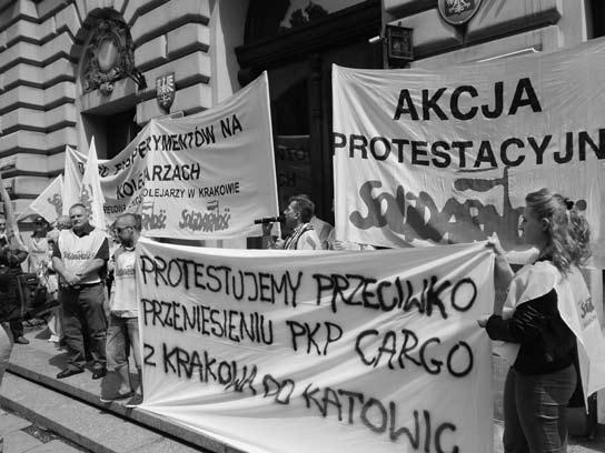 Druga pikieta przed Urzędem Woj. w Krakowie (15.07.2015 r.), w której Solidarność kolejny raz zaprotestowała przeciwko sytuacji w Cargo.