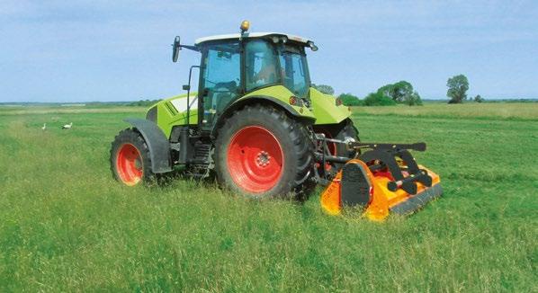 Kosiarkę można zaczepić z tyłu, jak też i z przodu co poprawia Hydrauliczny przesuw Regulacja wysokości koszenia za pomocą wału kopiującego Ślizgi ze
