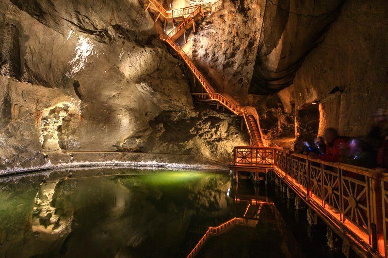 Ta unikatowa w skali światowej kopalnia udostępnia do zwiedzania Podziemną Trasę Turystyczną, która powstała na przełomie